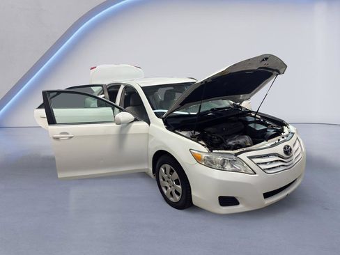 Used 2011 Toyota Camry LE image 8