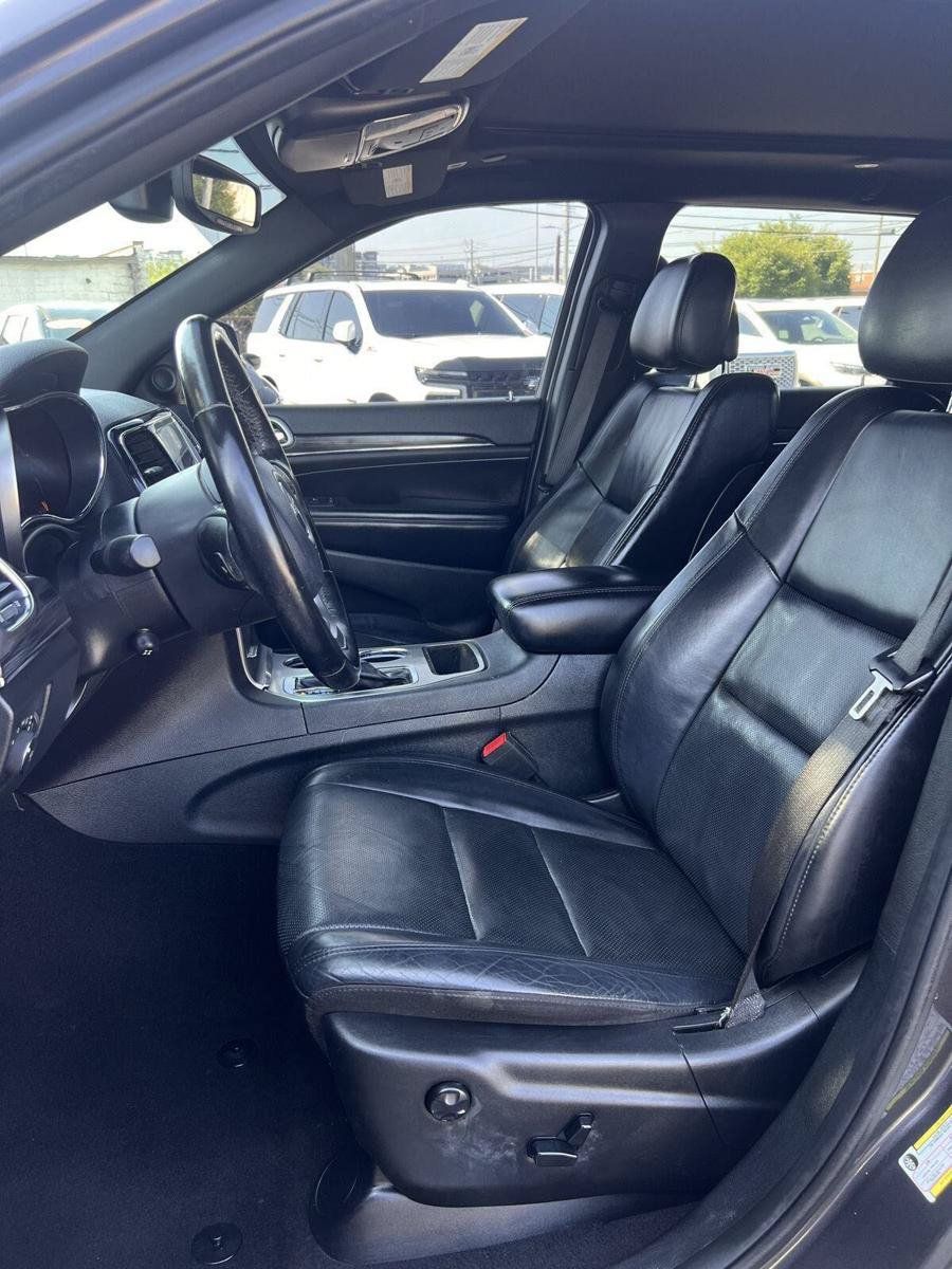 Used 2020 Jeep Grand Cherokee Limited w/ Luxury Group II RWD image 4