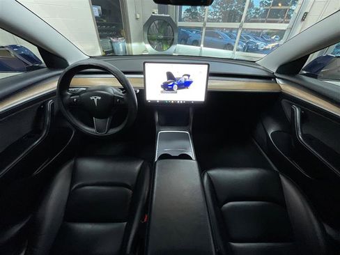 Used 2022 Tesla Model 3 Standard Range image 18