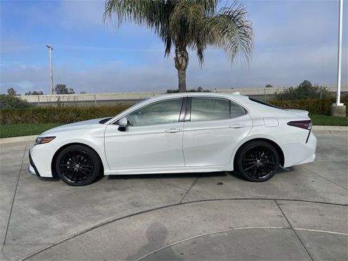Used 2022 Toyota Camry XSE image 5