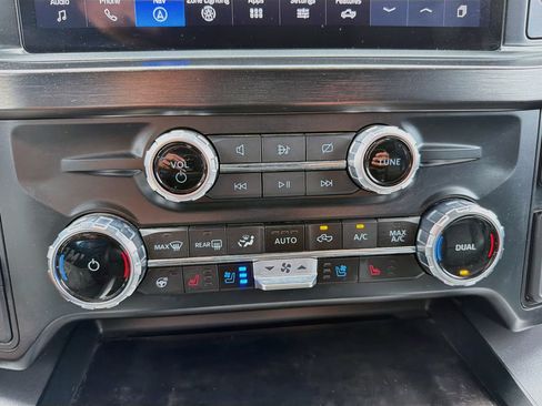 Certified 2023 Ford F250 Lariat w/ Lariat Ultimate Package AWD/4WD image 26