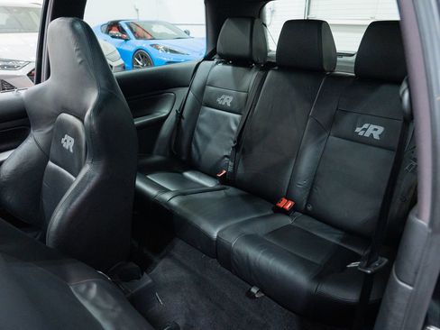 Used 2004 Volkswagen R32 AWD/4WD image 24