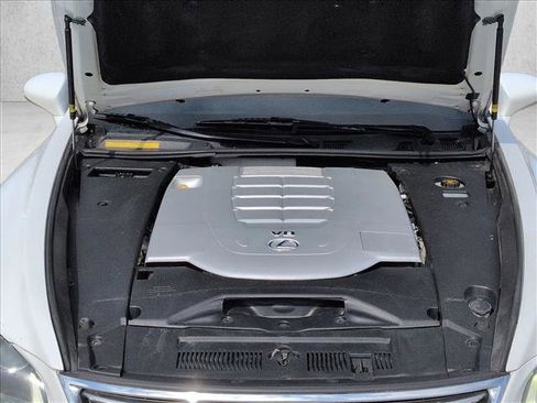 Used 2013 Lexus LS 460 AWD w/ Comfort Pkg image 24