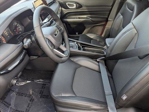 New 2026 Jeep Compass Latitude image 4