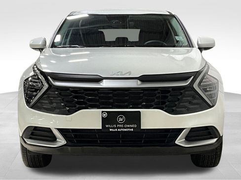 Used 2024 Kia Sportage LX image 2