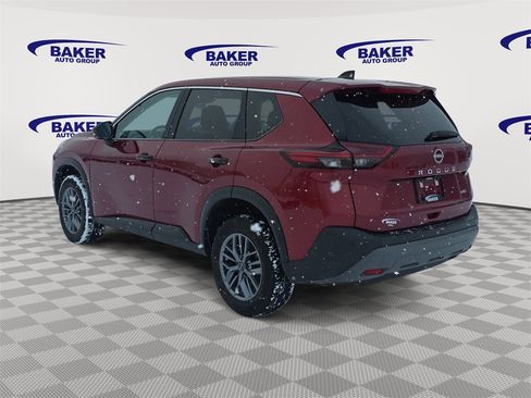Used 2023 Nissan Rogue S image 5
