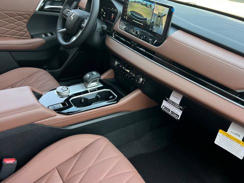 New 2026 Mitsubishi Outlander SEL FWD image 17