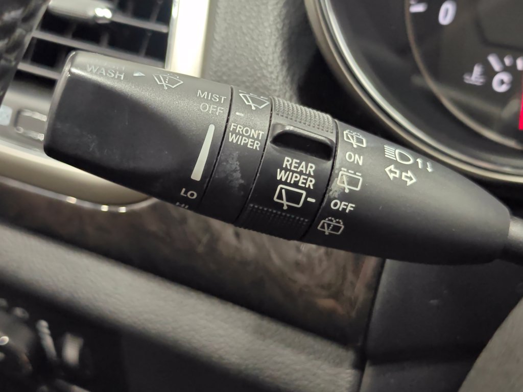 Used 2012 Jeep Grand Cherokee Laredo AWD/4WD image 36