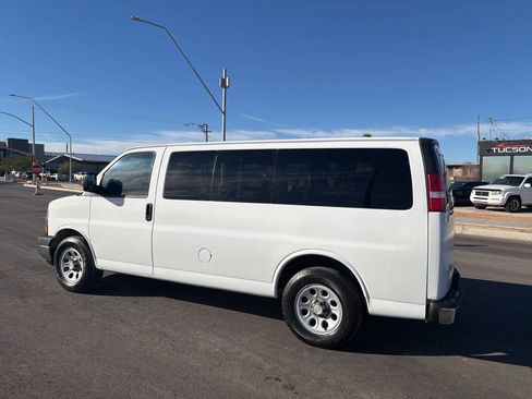 Used 2009 Chevrolet Express 1500 Passenger w/ LT Preferred Equipment Group image 5