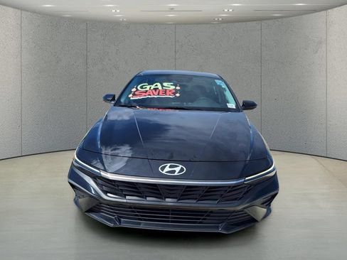 Used 2024 Hyundai Elantra Blue FWD image 8