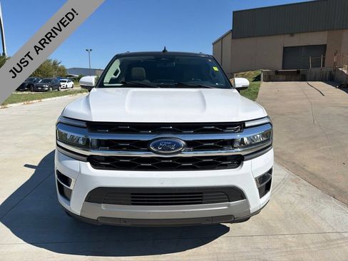 Used 2023 Ford Expedition Limited RWD image 2