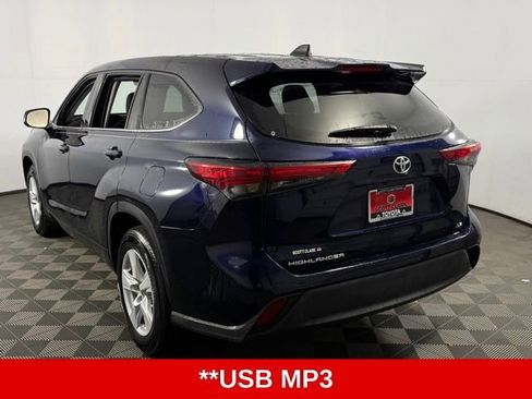 Used 2022 Toyota Highlander LE image 6