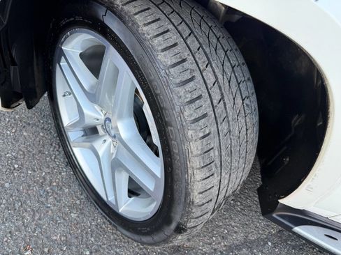 Used 2014 Mercedes-Benz GL 550 4MATIC image 2