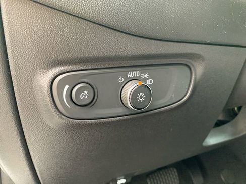 Used 2023 Chevrolet Equinox LT w/ Driver Convenience Package image 17