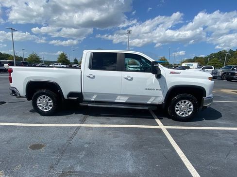 Used 2025 Chevrolet Silverado 2500 LT AWD/4WD image 8
