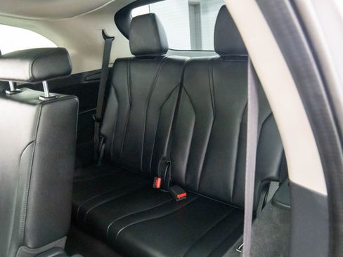 Used 2023 Acura MDX SH-AWD image 19