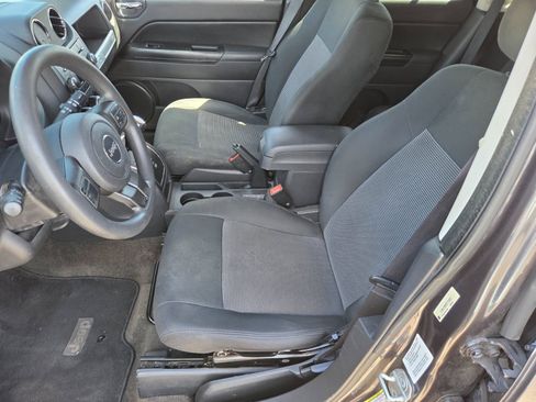 Used 2014 Jeep Compass Sport w/ Power Value Group FWD image 8