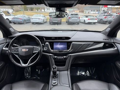 Used 2023 Cadillac XT6 Premium Luxury image 19