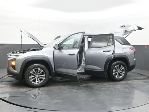 Used 2026 Chevrolet Equinox LT FWD image 42