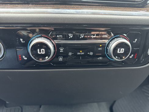 Used 2024 GMC Sierra 1500 Elevation image 17