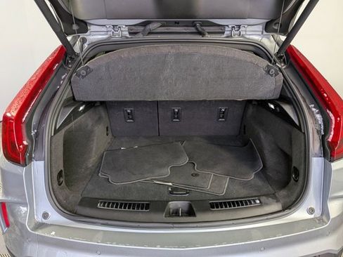 Certified 2025 Cadillac XT4 Premium Luxury image 10