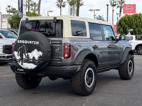 New 2026 Ford Bronco Badlands w/ Sasquatch Package AWD/4WD image 8