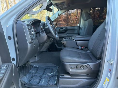 Used 2024 Chevrolet Silverado 1500 Custom w/ Turbomax Blackout Package image 15