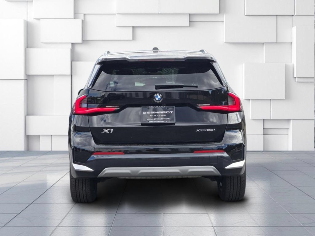 Certified 2024 BMW X1 xDrive28i w/ Technology Package AWD/4WD image 7