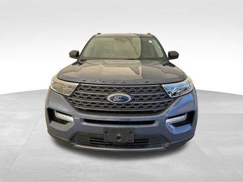 Used 2021 Ford Explorer XLT w/ Equipment Group 202A AWD/4WD image 5
