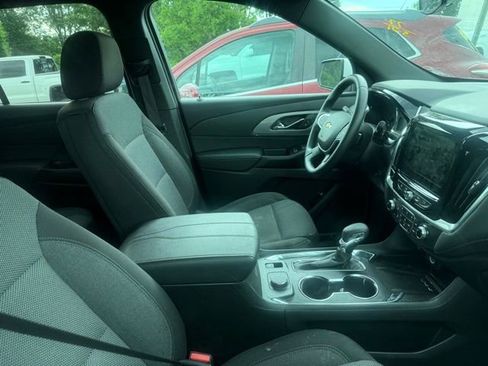 Used 2023 Chevrolet Traverse LT FWD image 6