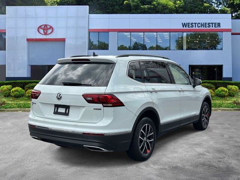 Used 2021 Volkswagen Tiguan SE w/ Panoramic Sunroof Package image 4