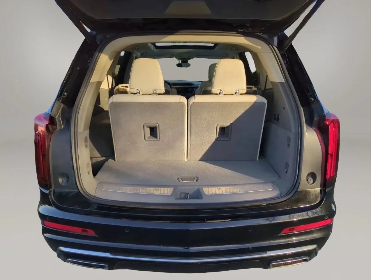 Used 2023 Cadillac XT6 Premium Luxury w/ Technology Package AWD/4WD image 24