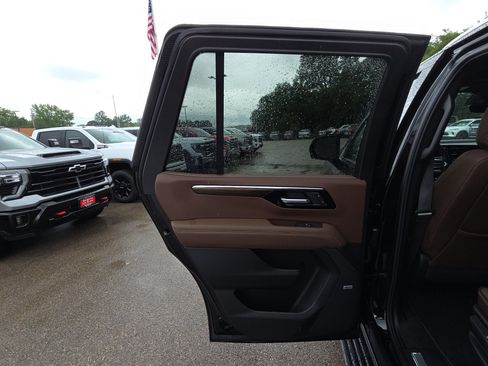 New 2026 Chevrolet Tahoe High Country AWD/4WD image 27