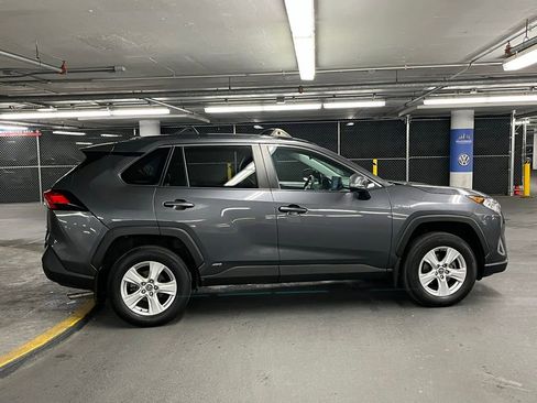 Used 2020 Toyota RAV4 XLE image 34