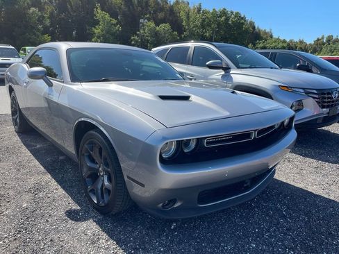 Used 2018 Dodge Challenger SXT Plus RWD image 2