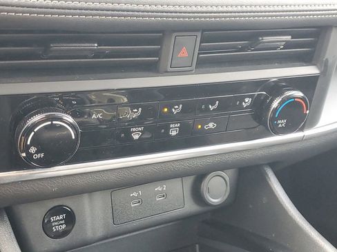 Used 2024 Nissan Rogue S AWD/4WD image 29