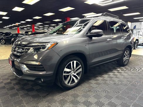 Used 2017 Honda Pilot Touring image 7