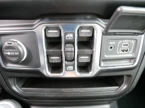 Certified 2023 Jeep Wrangler Unlimited Sahara image 32