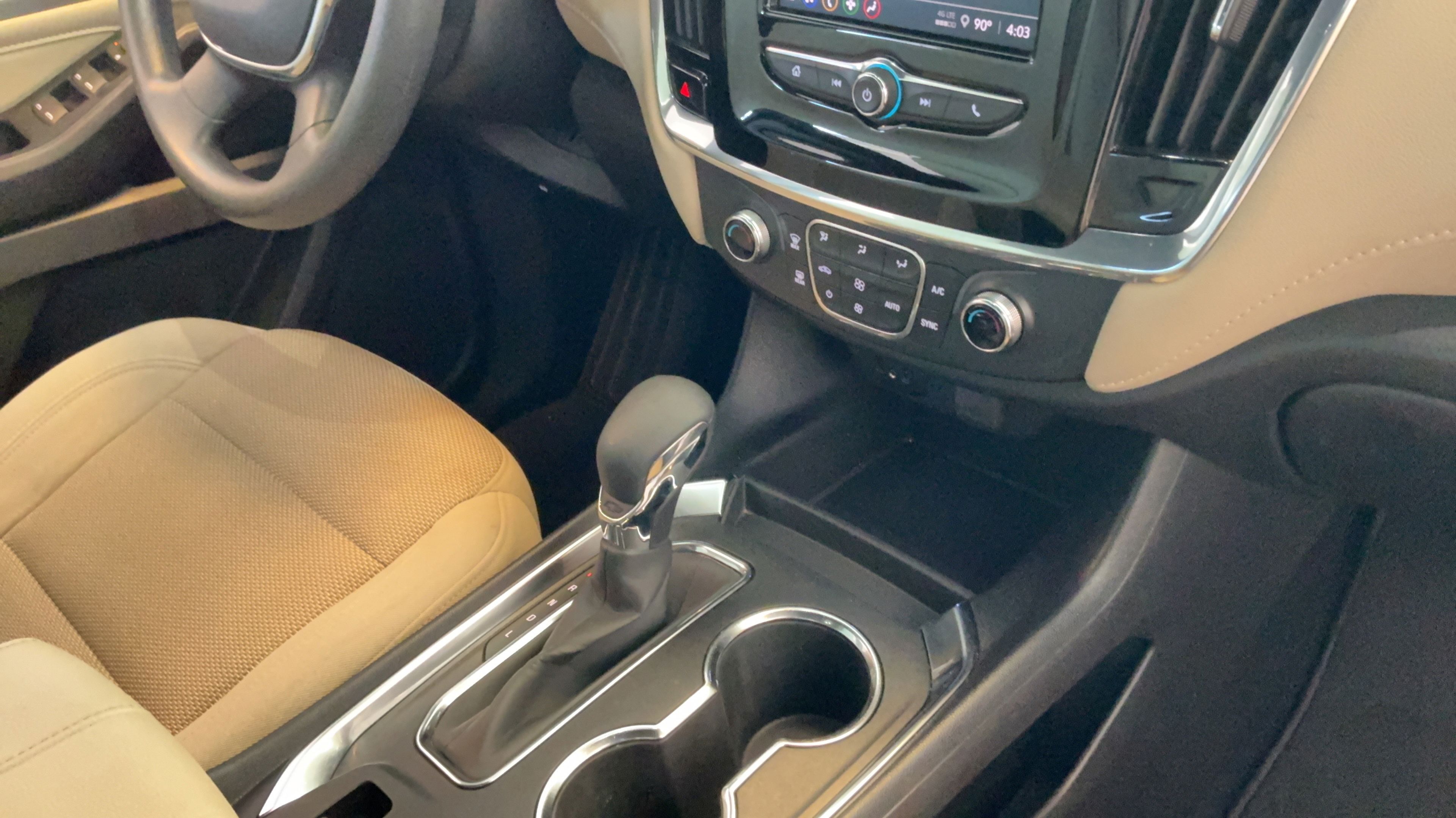 Used 2022 Chevrolet Traverse LS FWD image 41