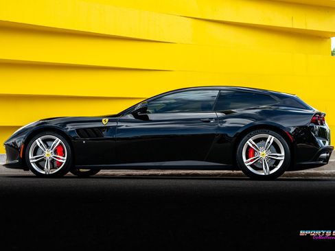 Used 2017 Ferrari GTC4Lusso AWD/4WD image 3