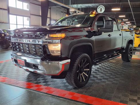 Used 2022 Chevrolet Silverado 2500 LT w/ Convenience Package AWD/4WD image 4