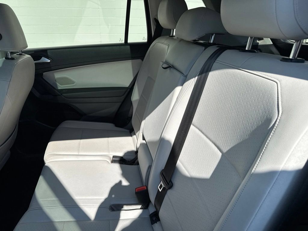 Used 2019 Volkswagen Tiguan SEL AWD/4WD image 13