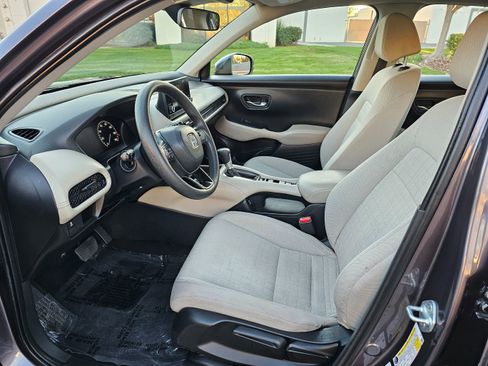 Used 2023 Honda HR-V LX image 15