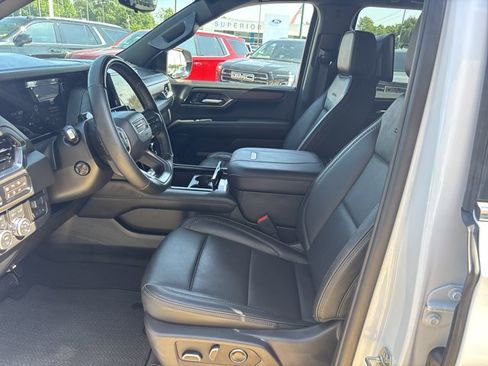 Used 2026 GMC Yukon XL Denali w/ Denali Reserve Package AWD/4WD image 15