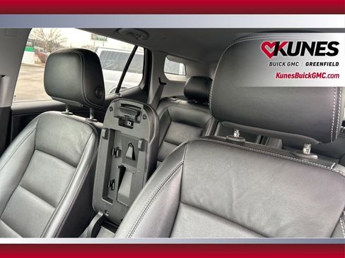 Used 2023 GMC Terrain SLT image 18