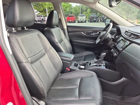 Used 2017 Nissan Rogue SL FWD image 36