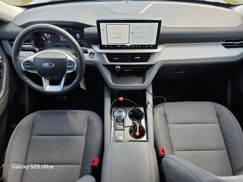 New 2026 Ford Explorer Active RWD image 14
