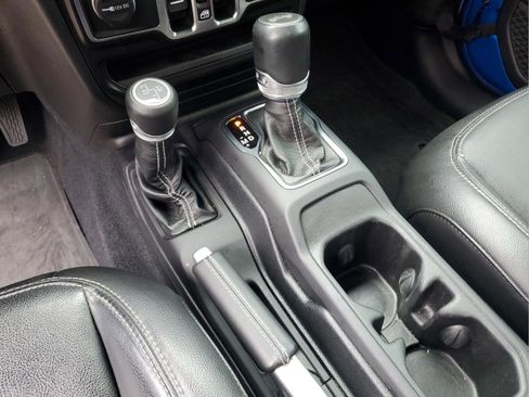 Used 2021 Jeep Wrangler Unlimited Sahara image 21