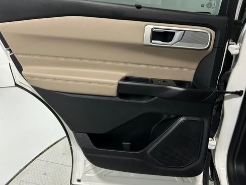 Used 2020 Ford Explorer Limited AWD/4WD image 25