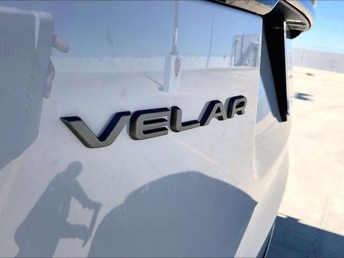 New 2026 Land Rover Range Rover Velar Dynamic SE image 9